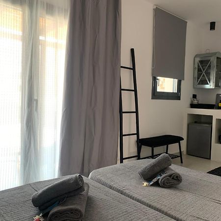 הוילה איוס חורה Mazi Stin Io מראה חיצוני תמונה